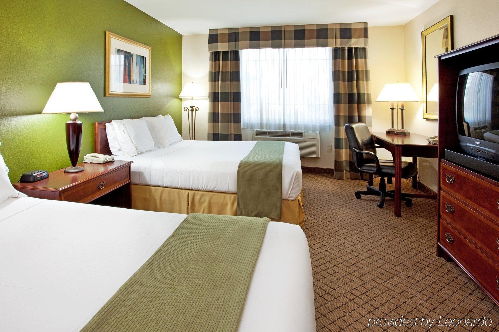 Holiday Inn Express Harvey-Marrero By Ihg Room photo